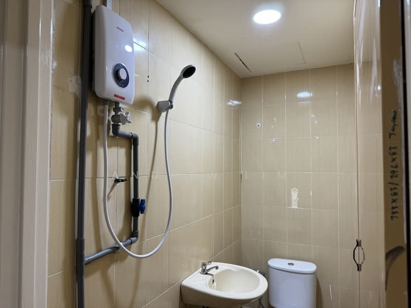 Pangsapuri untuk Disewa di Taman Maluri - andrew lim - Bathroom - PropertyGuru.com.my