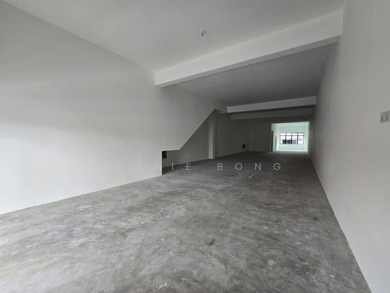 Shop / Office untuk Disewa di Taman Desa Cemerlang (Ulu Tiram) - Cahrie Bong - Interior - PropertyGuru.com.my