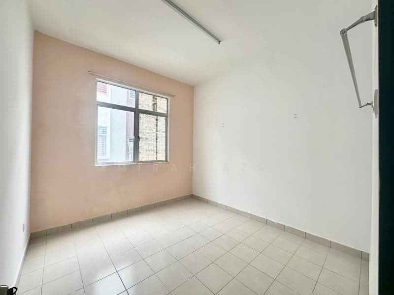 Townhouse for Sale in Sungai Buloh (Selangor) - Amirah Azmi - PropertyGuru.com.my