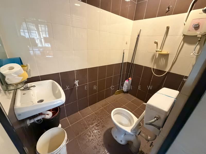 Rumah Teres untuk Dijual di Bandar Country Homes (Rawang) - Dexter Chiew - Bathroom - PropertyGuru.com.my
