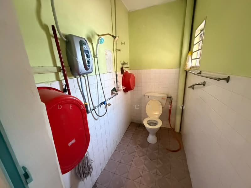 Rumah Teres untuk Dijual di Bandar Country Homes (Rawang) - Dexter Chiew - Bathroom - PropertyGuru.com.my
