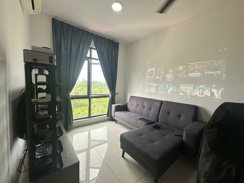 Kediaman Servis untuk Dijual di Kenwingston Square Garden - Kim Chan - Living Room - PropertyGuru.com.my