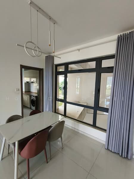 Apartment for Rent at Starview Bay @ Forest City - Hong Charng Lee - Dining Room - PropertyGuru.com.my