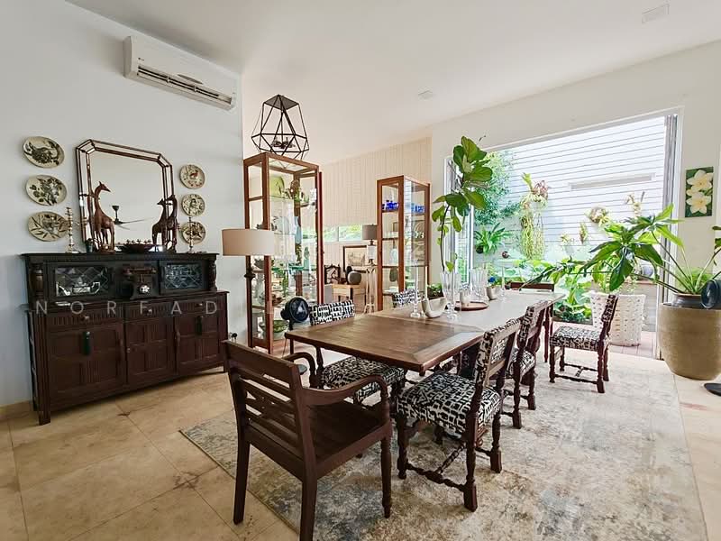 Banglo Lot Kosong untuk Dijual di Lakefront Villa (Cyberjaya) - NORFADILAH ZAINUDDIN - Dining Room - PropertyGuru.com.my