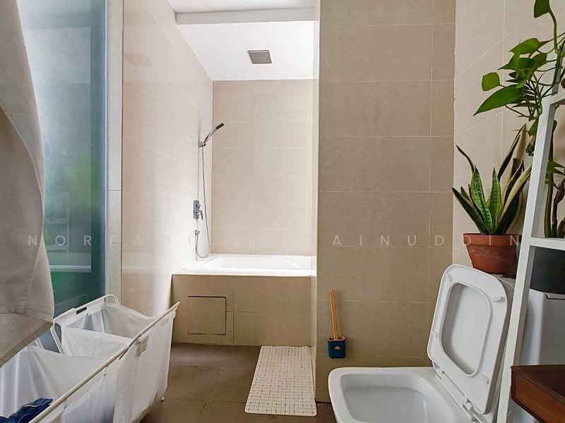 Banglo Lot Kosong untuk Dijual di Lakefront Villa (Cyberjaya) - NORFADILAH ZAINUDDIN - Bathroom - PropertyGuru.com.my