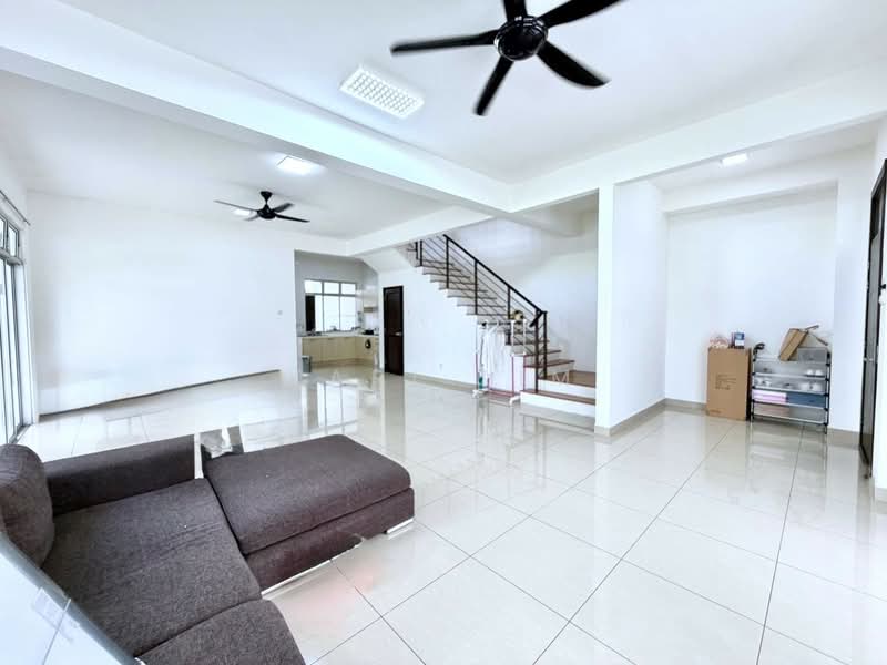 Rumah Teres 2-Tingkat untuk Dijual di Taman Molek (Johor Bahru) - Karl Lim - Living Room - PropertyGuru.com.my