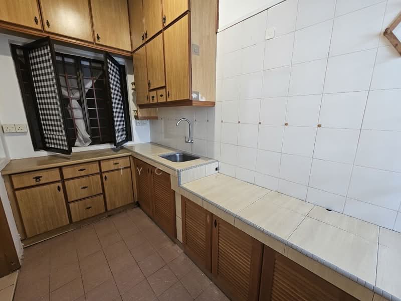 2-storey Terraced House for Sale in Taman Mount Austin (Tebrau) - Tycia Law - Kitchen - PropertyGuru.com.my