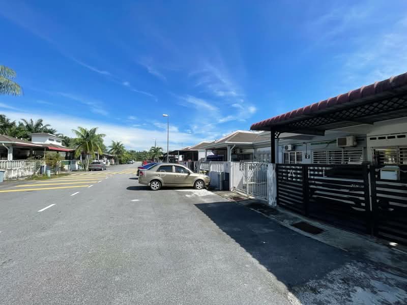 Rumah Teres 1-Tingkat untuk Dijual di Taman Teratai (Banting) - Shahidan Ismail - Exterior - PropertyGuru.com.my