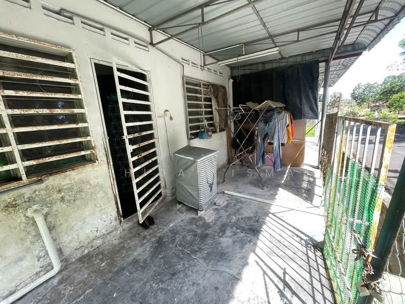 Rumah Teres 1-Tingkat untuk Dijual di Taman Teratai (Banting) - Shahidan Ismail - Exterior - PropertyGuru.com.my