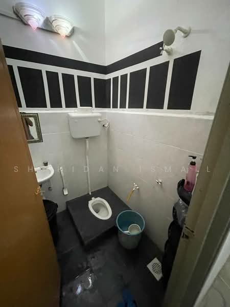 Rumah Teres 1-Tingkat untuk Dijual di Taman Teratai (Banting) - Shahidan Ismail - Bathroom - PropertyGuru.com.my
