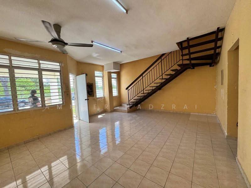 2-storey Terraced House for Sale in Jenjarom (Selangor) - Ammeer Nadzrai - Living Room - PropertyGuru.com.my