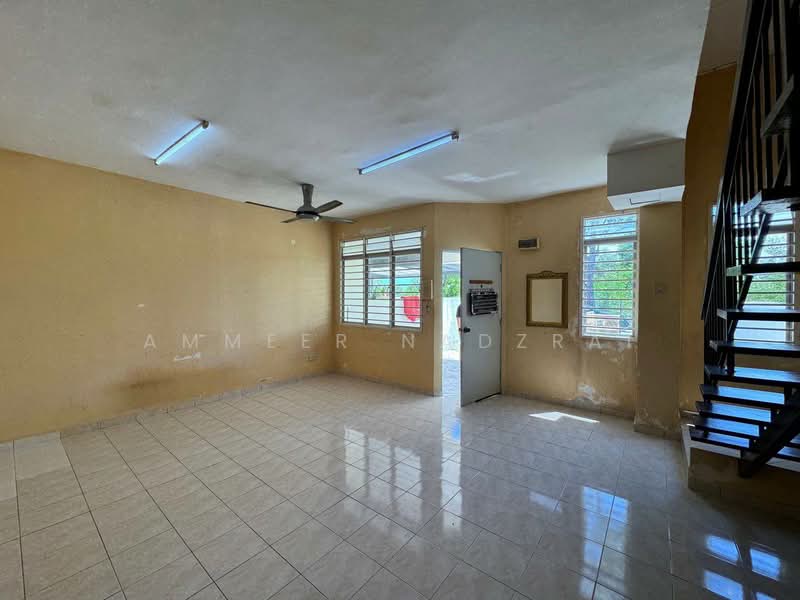 2-storey Terraced House for Sale in Jenjarom (Selangor) - Ammeer Nadzrai - Living Room - PropertyGuru.com.my