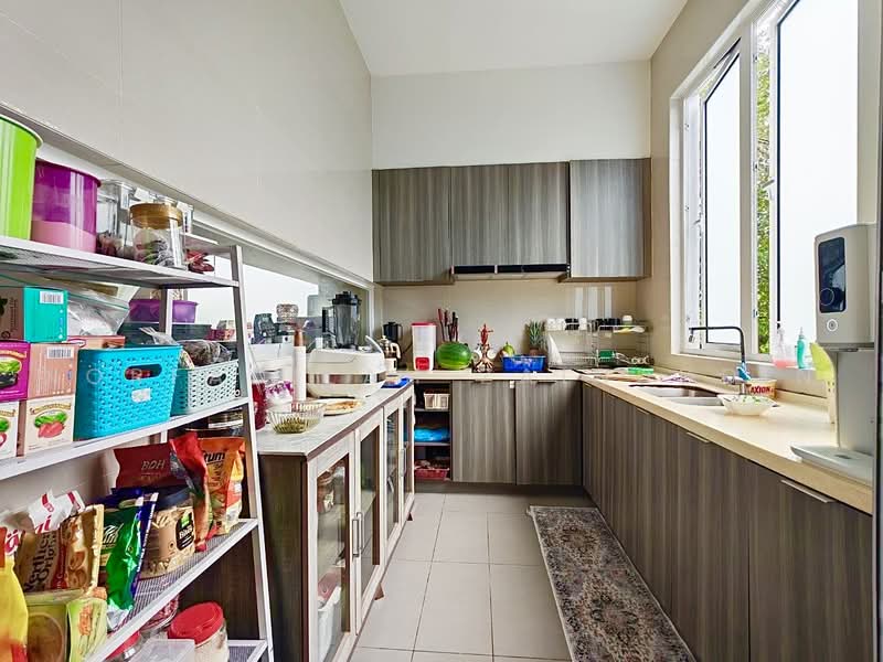 Bungalow House untuk Dijual di Lakefront Villa (Cyberjaya) - NORFADILAH ZAINUDDIN - Kitchen - PropertyGuru.com.my