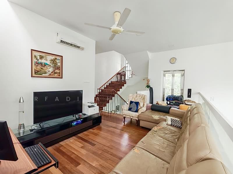 Bungalow House untuk Dijual di Lakefront Villa (Cyberjaya) - NORFADILAH ZAINUDDIN - Living Room - PropertyGuru.com.my