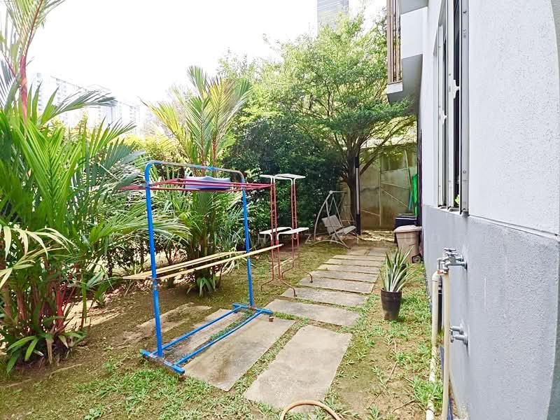 Bungalow House untuk Dijual di Lakefront Villa (Cyberjaya) - NORFADILAH ZAINUDDIN - Garden - PropertyGuru.com.my