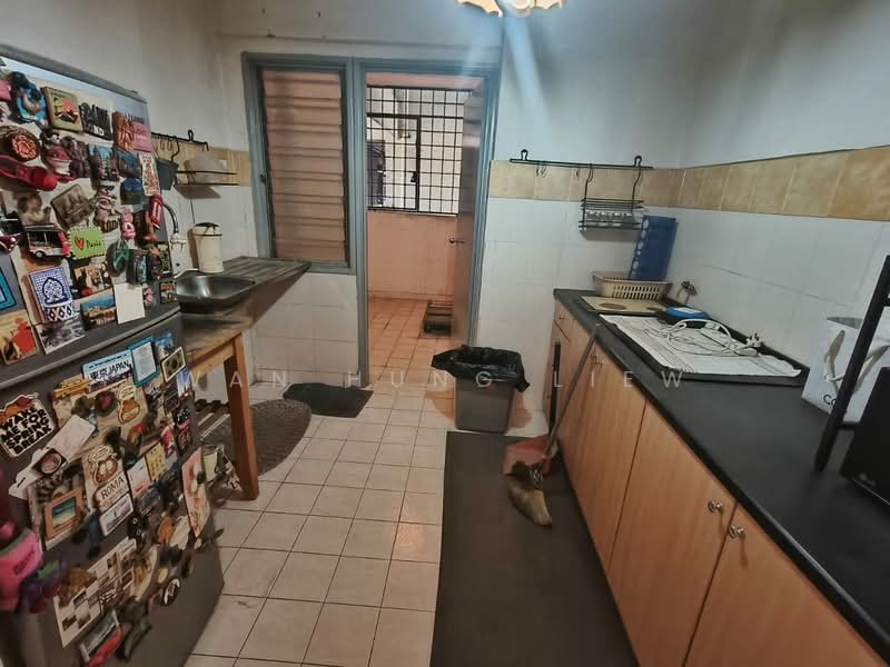 Pangsapuri untuk Dijual di Anjung Hijau (Greenfields) - Wan Hung Liew - Kitchen - PropertyGuru.com.my