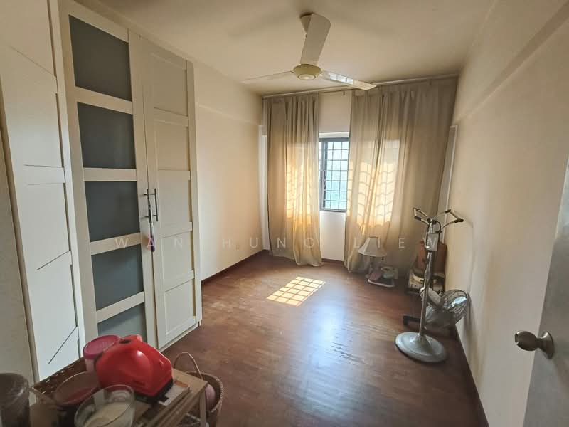 Pangsapuri untuk Dijual di Anjung Hijau (Greenfields) - Wan Hung Liew - Bedroom - PropertyGuru.com.my