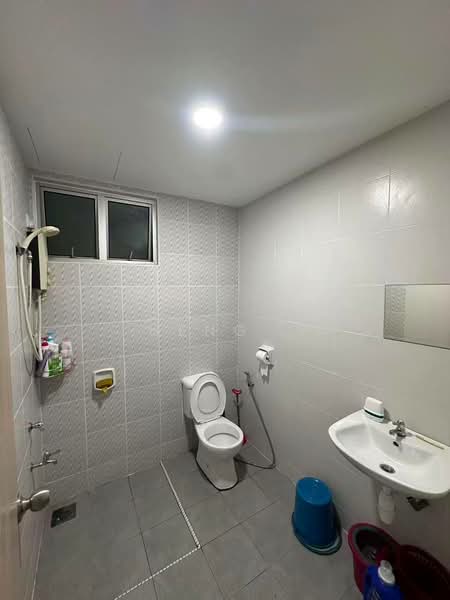 Apartment for Sale at Austin Suites (Permata Austin) - Heng . - Bathroom - PropertyGuru.com.my