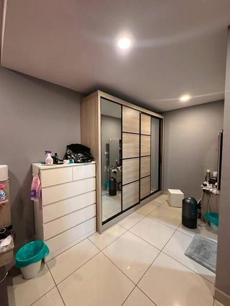 Apartment for Sale at Austin Suites (Permata Austin) - Heng . - Bedroom - PropertyGuru.com.my