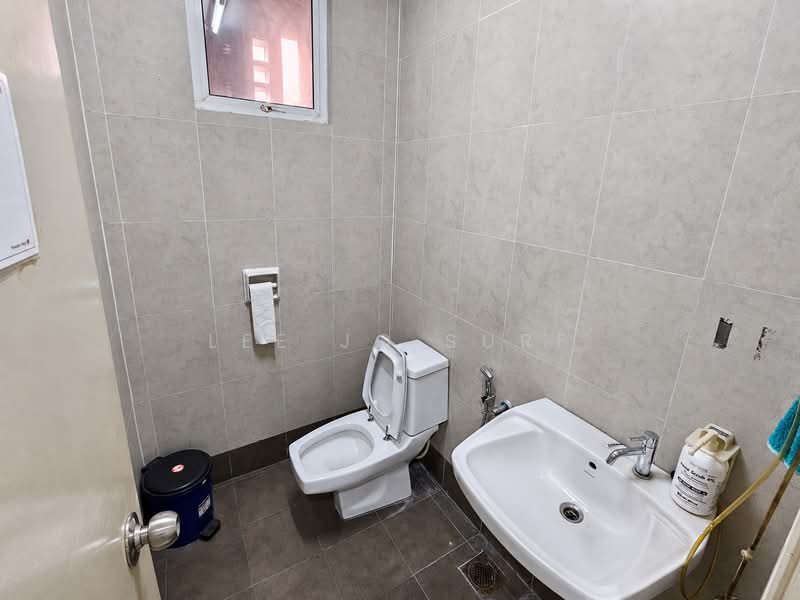 Shop for Rent in Pju 5 (Kota Damansara) - Lee Jo Surf - Bathroom - PropertyGuru.com.my