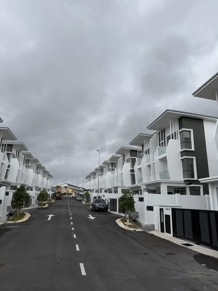 Rumah Kluster untuk Dijual di Abadi Heights (Puchong) - Vincent Beh - Exterior - PropertyGuru.com.my