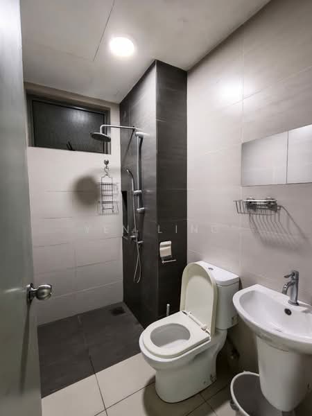 Kediaman Servis untuk Disewa di Cybersquare - Yen Ling - Bathroom - PropertyGuru.com.my