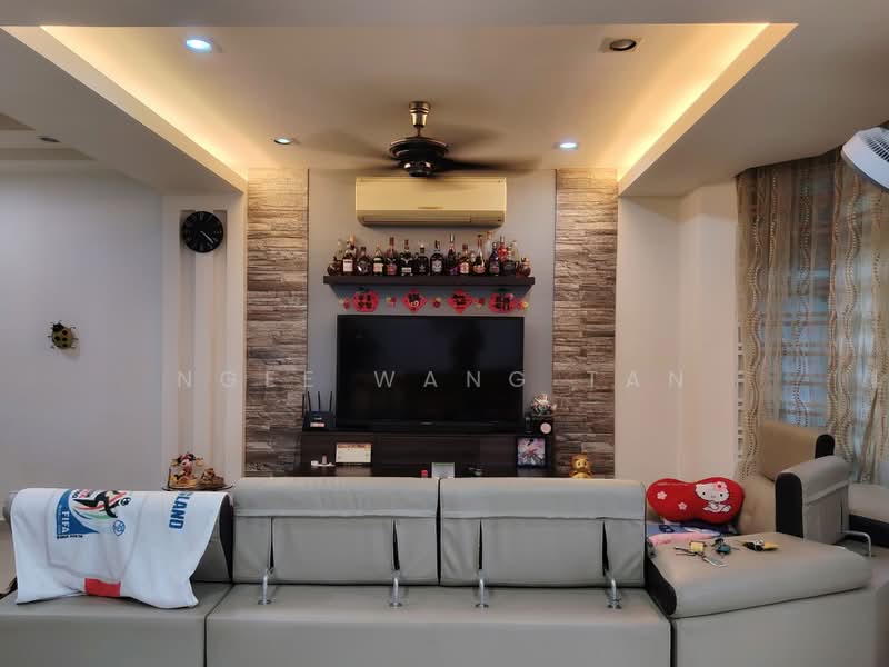 Rumah Teres 2-Tingkat untuk Dijual di Taman Krubong Utama (Krubong) - Ngee Wang Tan - Living Room - PropertyGuru.com.my