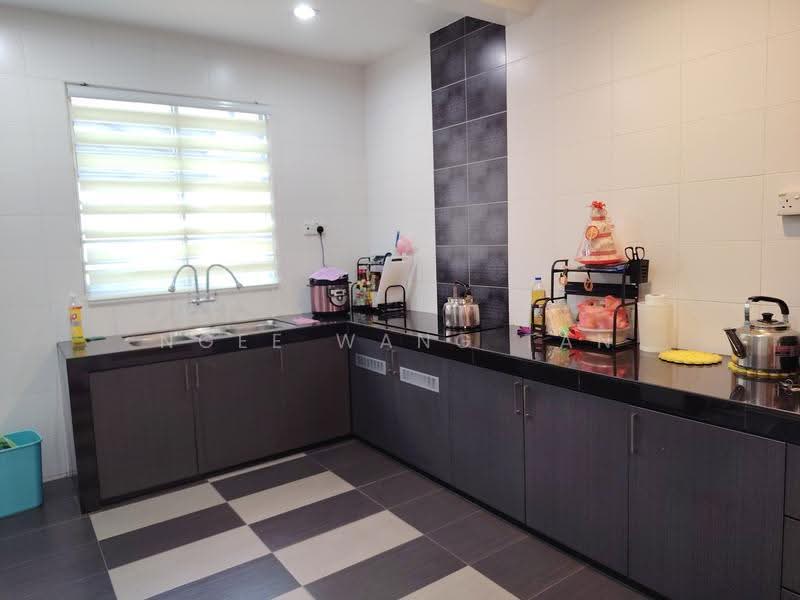 Rumah Teres 2-Tingkat untuk Dijual di Taman Krubong Utama (Krubong) - Ngee Wang Tan - Kitchen - PropertyGuru.com.my