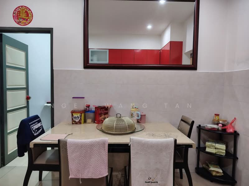 Rumah Teres 2-Tingkat untuk Dijual di Taman Krubong Utama (Krubong) - Ngee Wang Tan - Dining Room - PropertyGuru.com.my