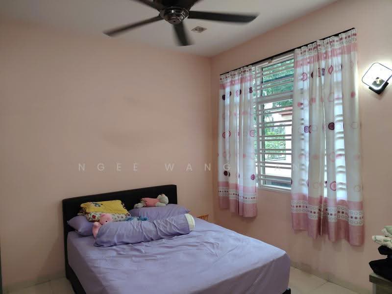 Rumah Teres 2-Tingkat untuk Dijual di Taman Krubong Utama (Krubong) - Ngee Wang Tan - Bedroom - PropertyGuru.com.my