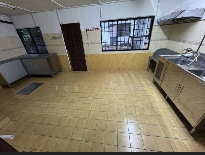 Rumah Teres 2-Tingkat untuk Disewa di Taman Puchong Prima (Puchong) - Tony Leong - Kitchen - PropertyGuru.com.my