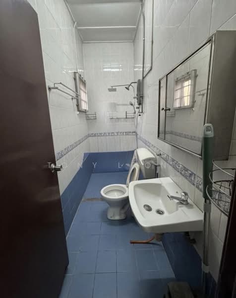 Rumah Teres 2-Tingkat untuk Disewa di Taman Puchong Prima (Puchong) - Tony Leong - Bathroom - PropertyGuru.com.my