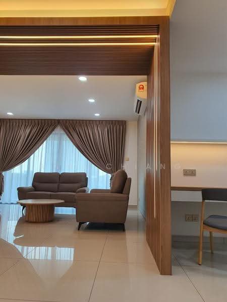 Pangsapuri untuk Dijual di Molek Pine 3 - Anne Chiang - Living Room - PropertyGuru.com.my