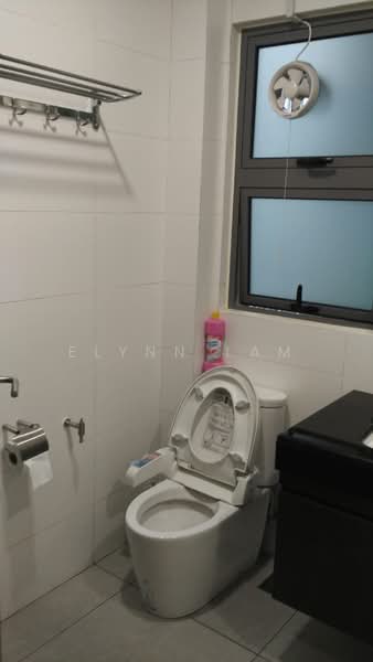 Pangsapuri untuk Dijual di Molek Pine 3 - Elynn Lam - Bathroom - PropertyGuru.com.my