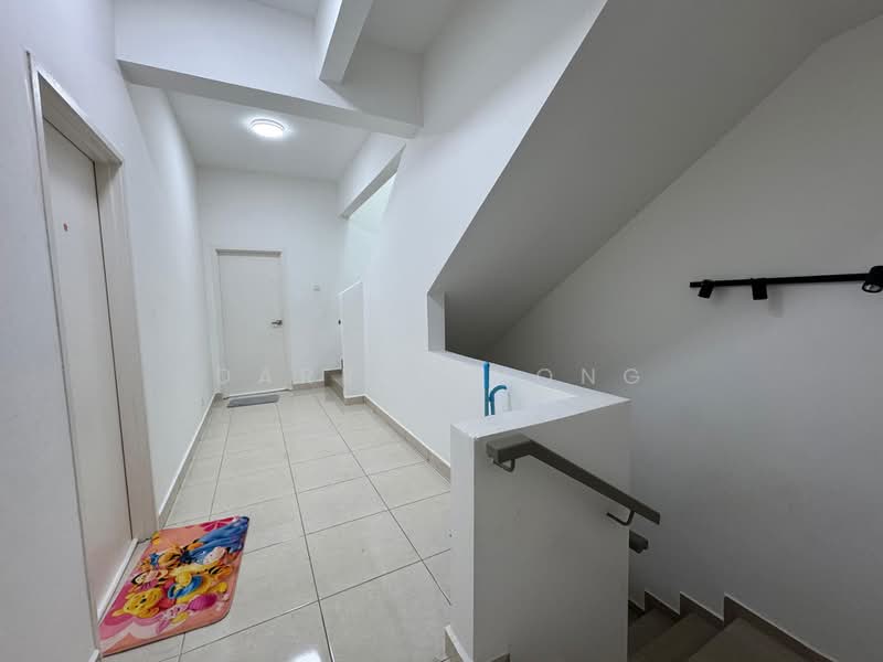 Rumah Kluster untuk Dijual di Taman Mutiara Rini (Skudai) - Darren Hong - Corridor - PropertyGuru.com.my
