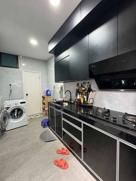 Rumah Kluster untuk Dijual di Taman Mutiara Rini (Skudai) - Darren Hong - Kitchen - PropertyGuru.com.my