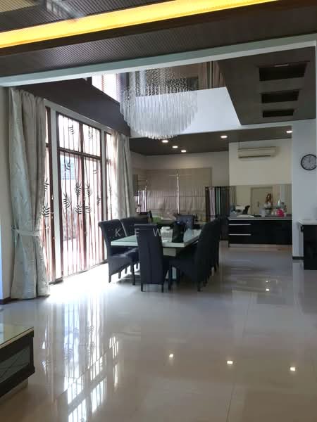 Rumah Berkembar untuk Dijual di Happy Garden (Kuchai Lama) - Kew . - Dining Room - PropertyGuru.com.my