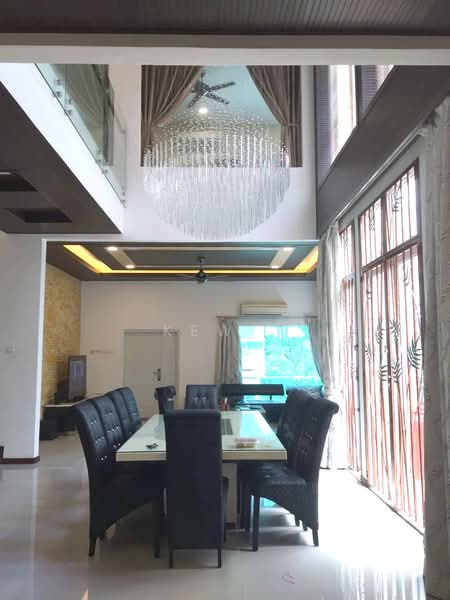 Rumah Berkembar untuk Dijual di Happy Garden (Kuchai Lama) - Kew . - Dining Room - PropertyGuru.com.my