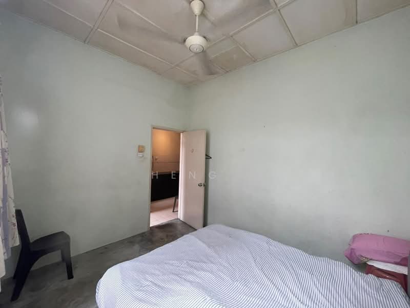 1-storey Terraced House for Sale in Taman Setia Indah (Tebrau) - Heng . - Bedroom - PropertyGuru.com.my