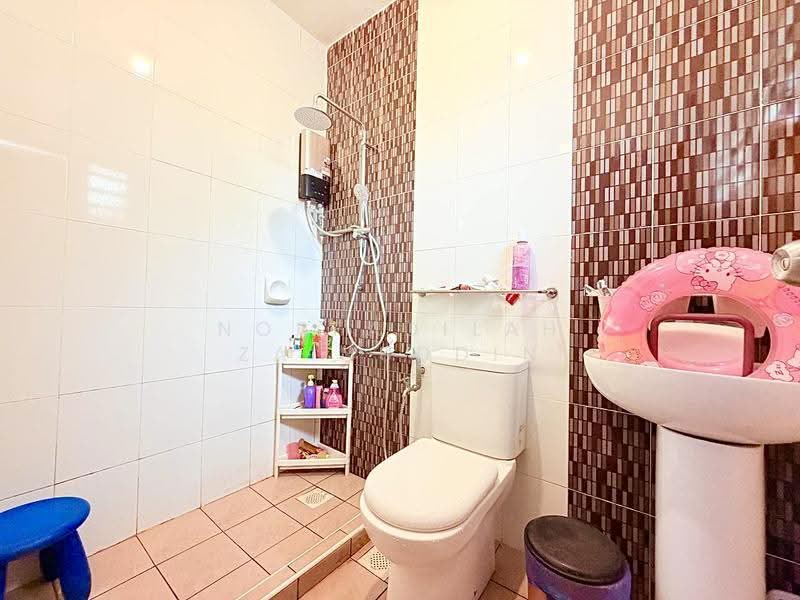 2-storey Terraced House for Sale in Saujana Utama (Puncak Alam) - NORFADILAH ZAINUDDIN - Bathroom - PropertyGuru.com.my