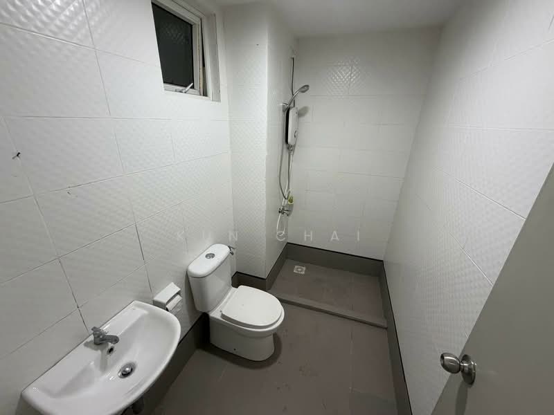 Service Residence for Sale at Seasons Amara Larkin - Kun Chai - Bathroom - PropertyGuru.com.my