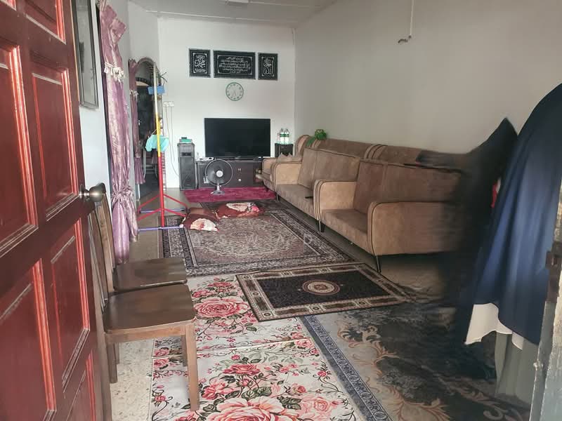Rumah Teres 1-Tingkat untuk Dijual di Taman Desa Bakti (Teluk Intan) - Aswad . - Living Room - PropertyGuru.com.my