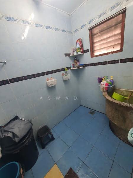 Rumah Teres 1-Tingkat untuk Dijual di Taman Desa Bakti (Teluk Intan) - Aswad . - Bathroom - PropertyGuru.com.my