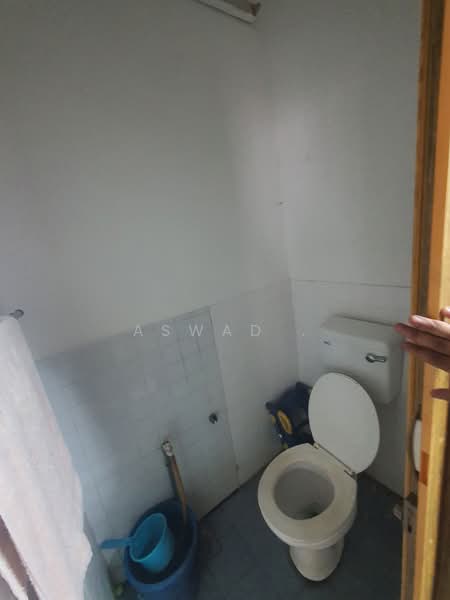 Rumah Teres 1-Tingkat untuk Dijual di Taman Desa Bakti (Teluk Intan) - Aswad . - Bathroom - PropertyGuru.com.my