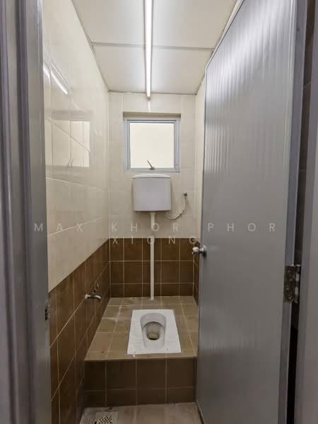 Shop / Office for Rent in Setia Alam (Selangor) - Max Khor Phor xiong - Bathroom - PropertyGuru.com.my
