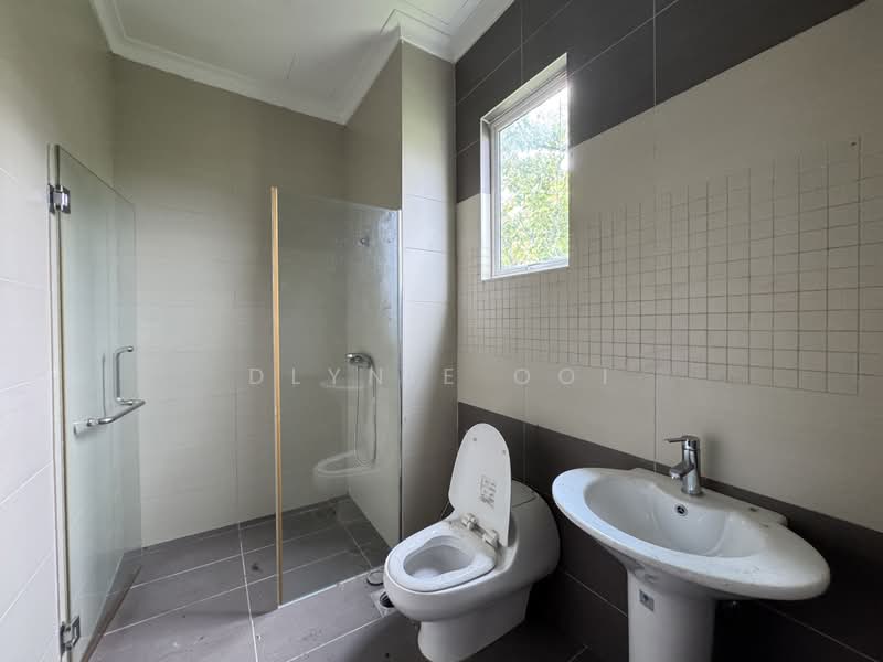 Semi-Detached House for Sale in Beverly Heights (Ampang) - Dlynie Ooi - Bathroom - PropertyGuru.com.my