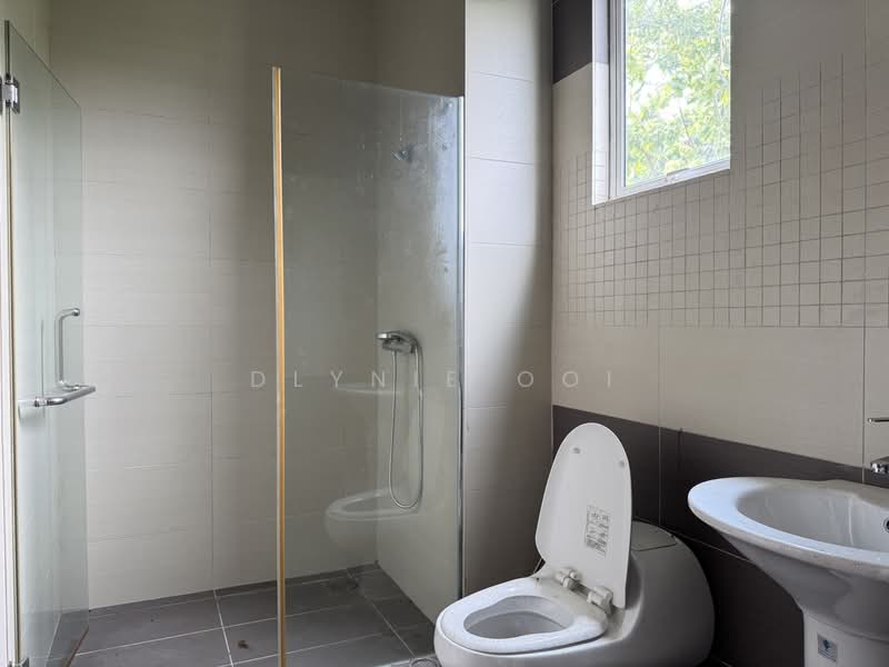 Semi-Detached House for Sale in Beverly Heights (Ampang) - Dlynie Ooi - Bathroom - PropertyGuru.com.my