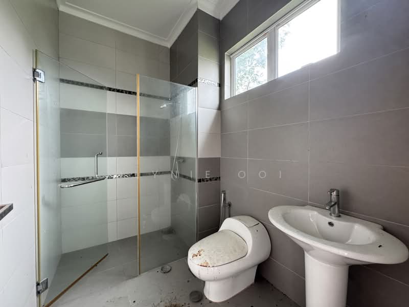 Semi-Detached House for Sale in Beverly Heights (Ampang) - Dlynie Ooi - Bathroom - PropertyGuru.com.my