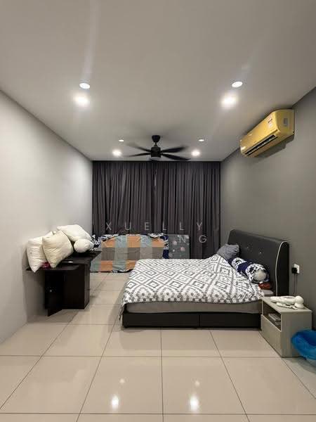 Service Residence for Sale at 8Scape Residence @ Sutera - Xuelly Cheong - Bedroom - PropertyGuru.com.my