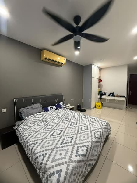 Service Residence for Sale at 8Scape Residence @ Sutera - Xuelly Cheong - Bedroom - PropertyGuru.com.my